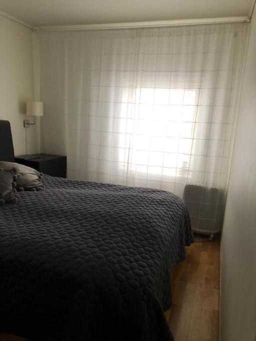 Spacious Waterfront With Free Parking - Upgraded 2024 Apartment *