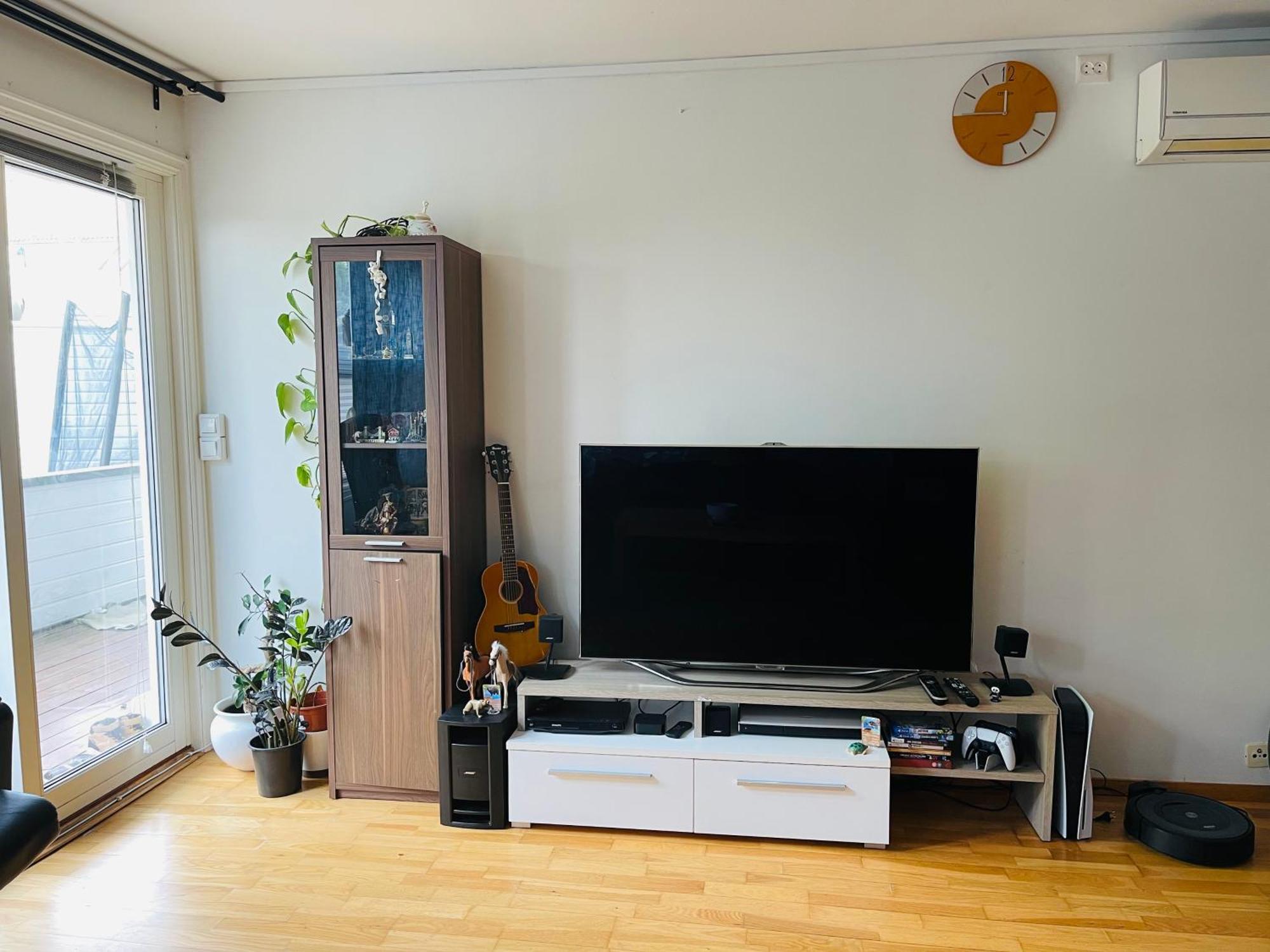 Spacious Waterfront With Free Parking - Upgraded 2024 Apartment *